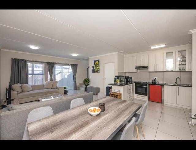 3 BEDROOM PROPERTY TO RENT IN PARKLANDS NORTH